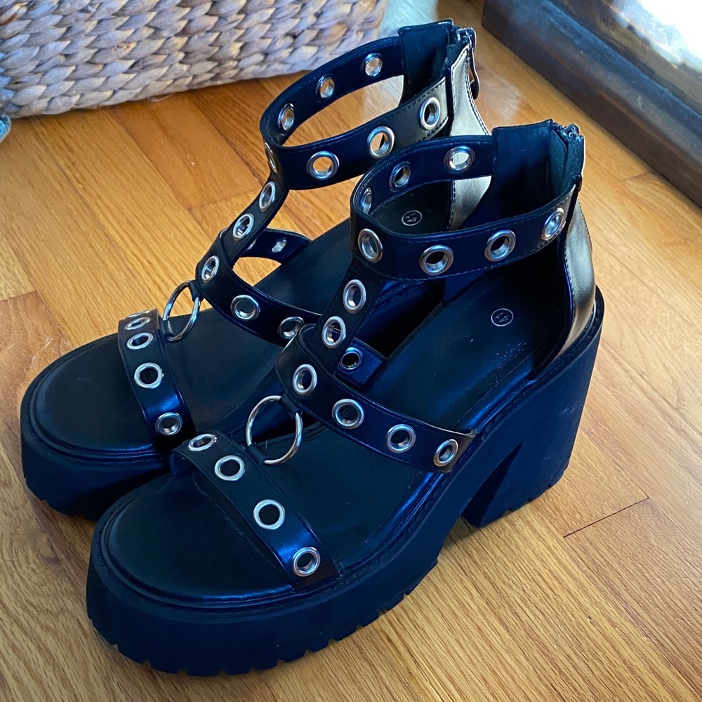 Stylish Black Platform Sandals with Silver Accents